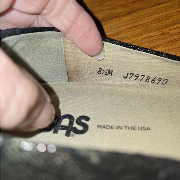 SAS Black Embossed Leather Flats Womens Size 8.5M - Picture 7 of 7